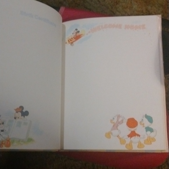 Vintage 1983 Walt Disney baby record book - Picture 2 of 4